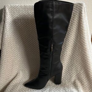 Size 7 black leather boots